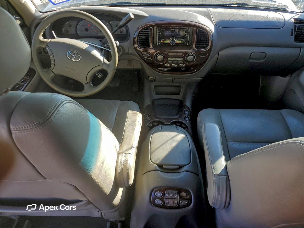 Toyota Sequoia 2004
