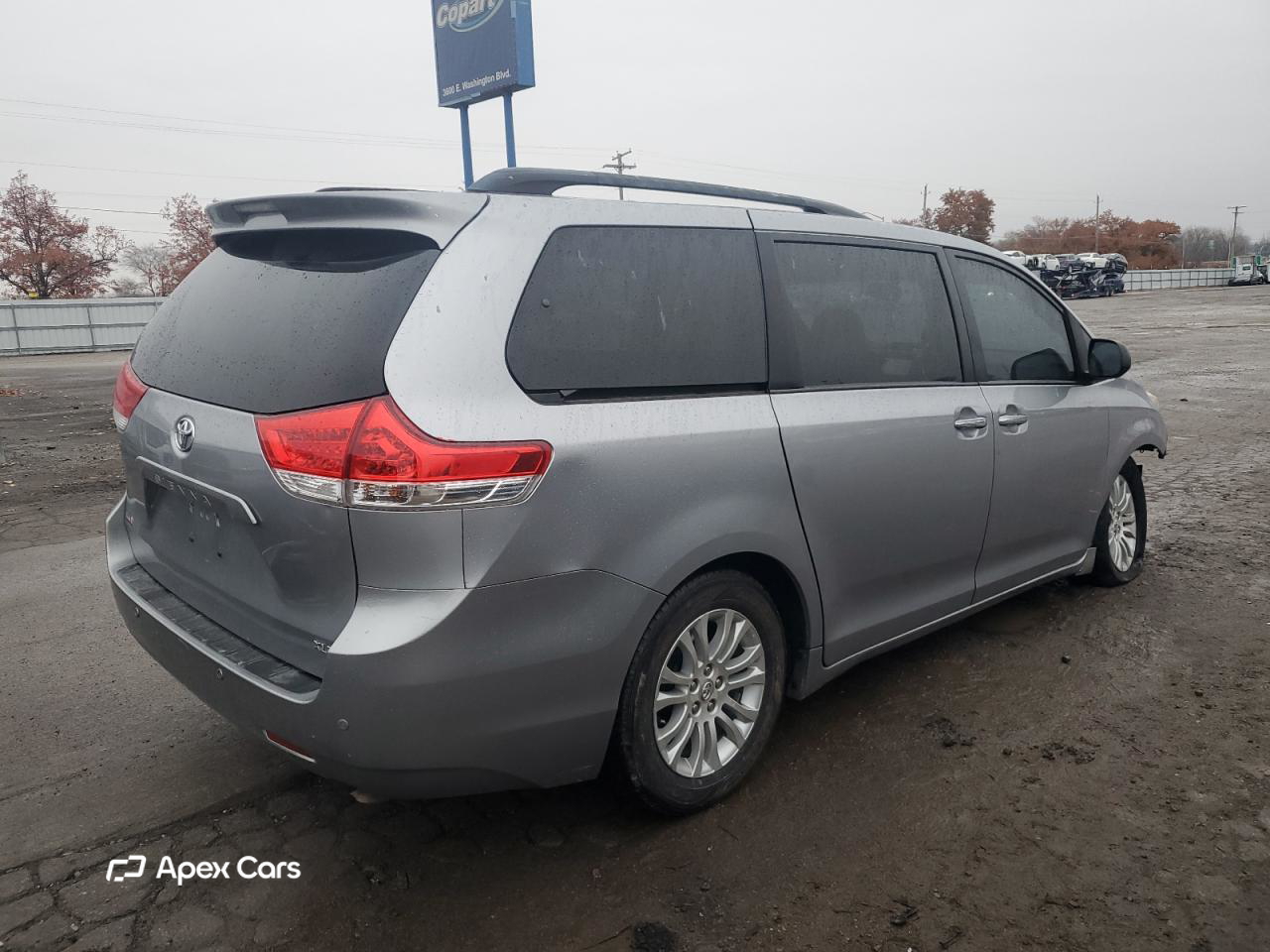 Toyota Sienna 2011