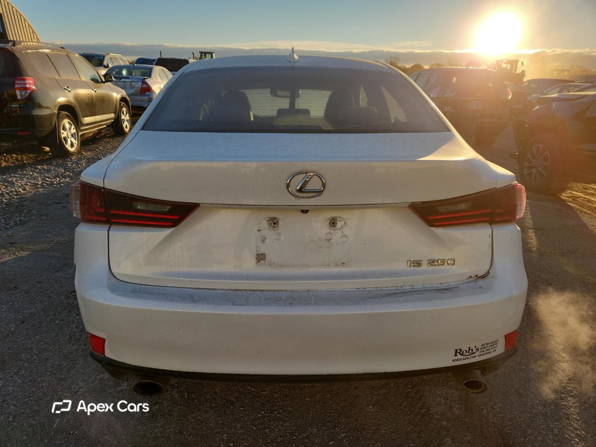 Lexus IS 2015