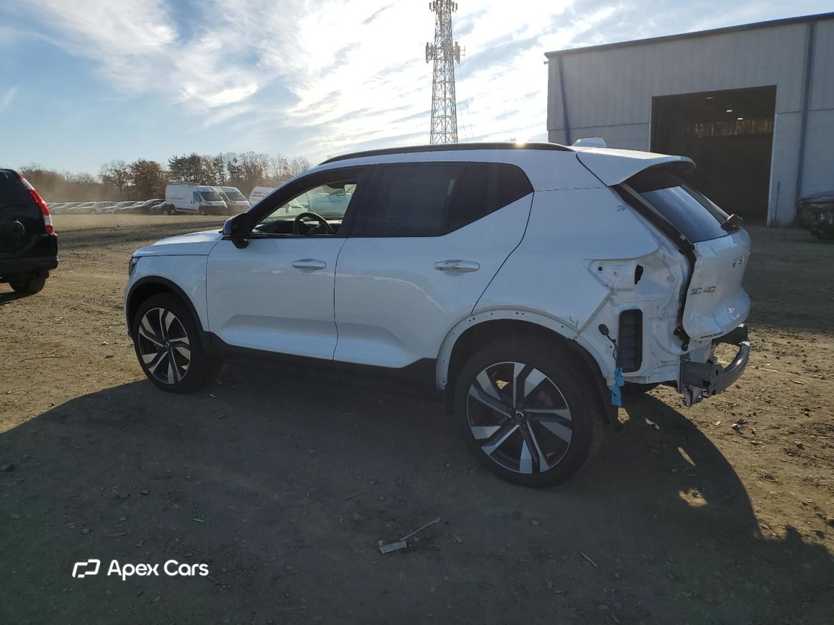 Volvo XC40 2025