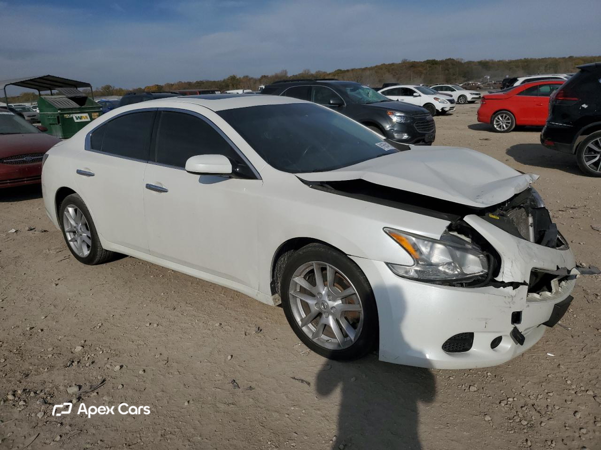 Nissan Maxima 2014