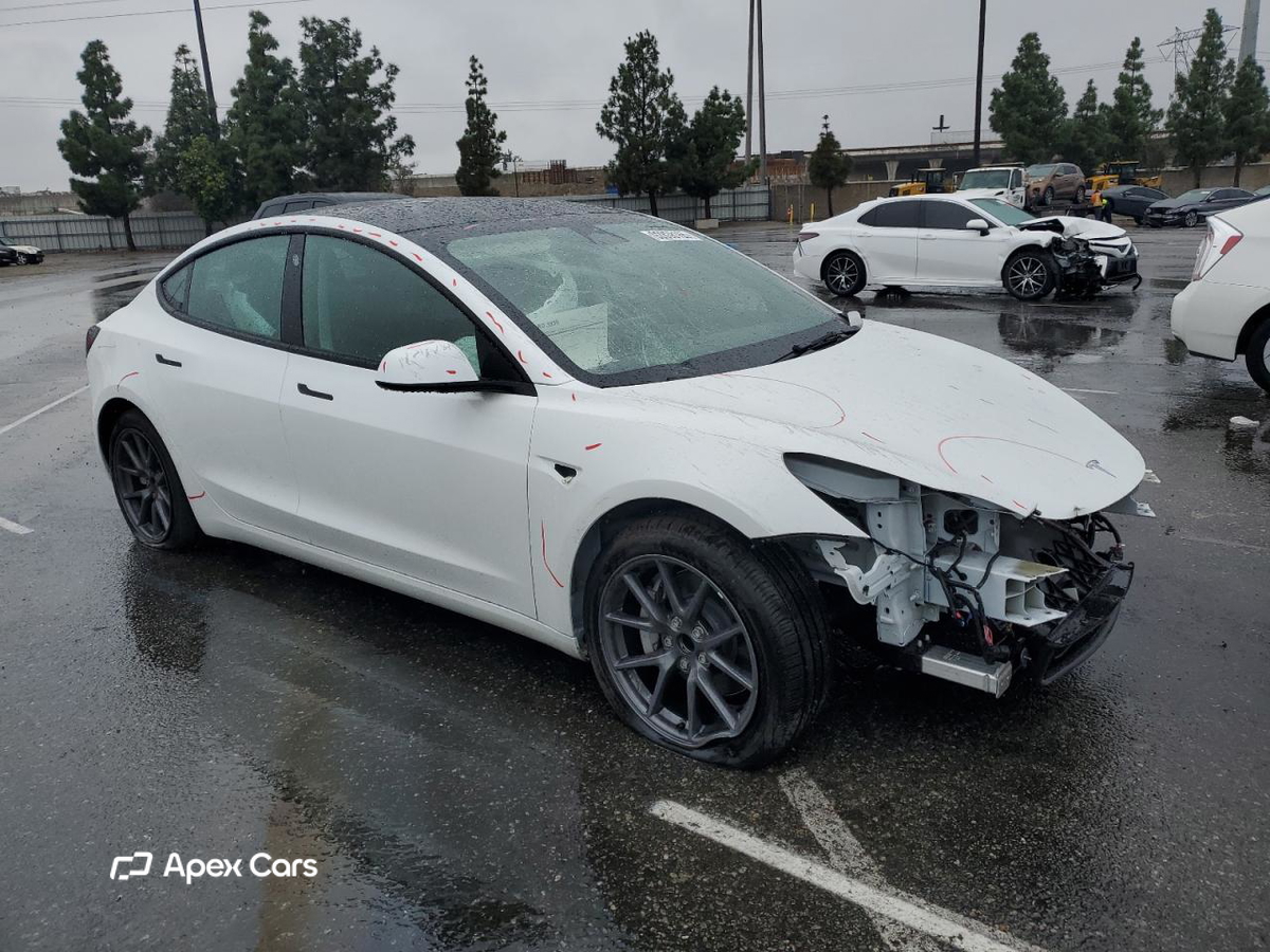 Tesla Model 3 2022