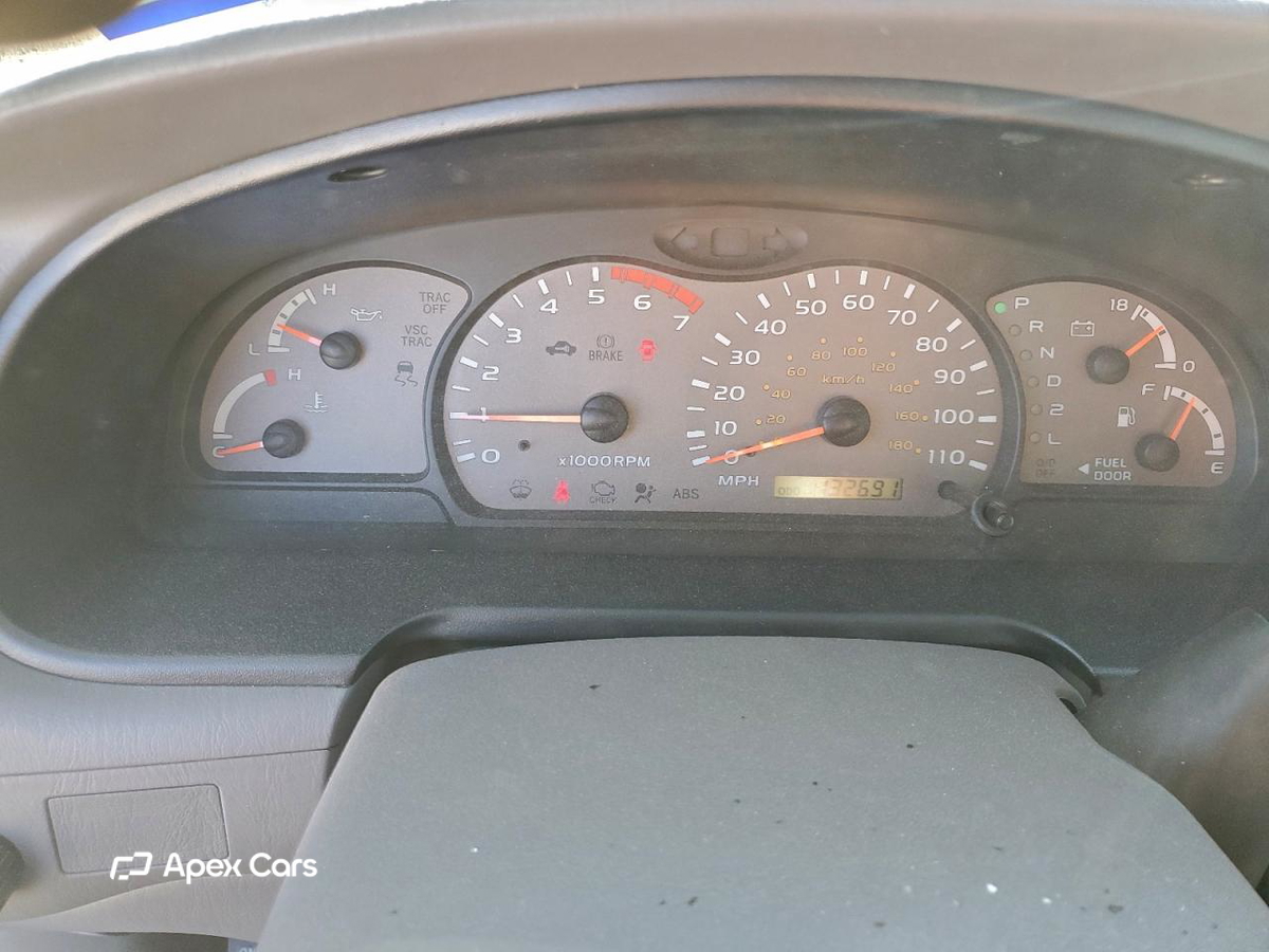 Toyota Sequoia 2004