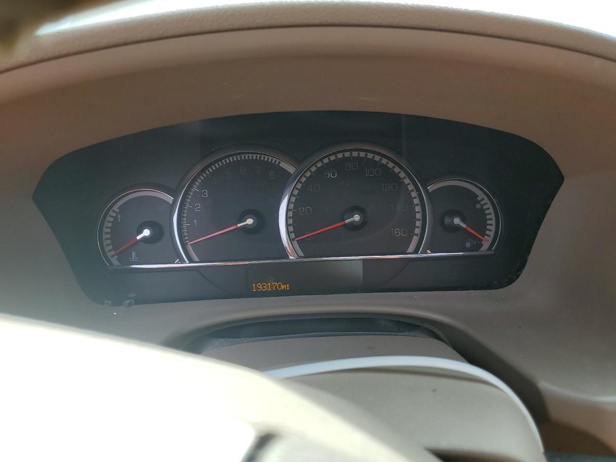 Cadillac STS 2011