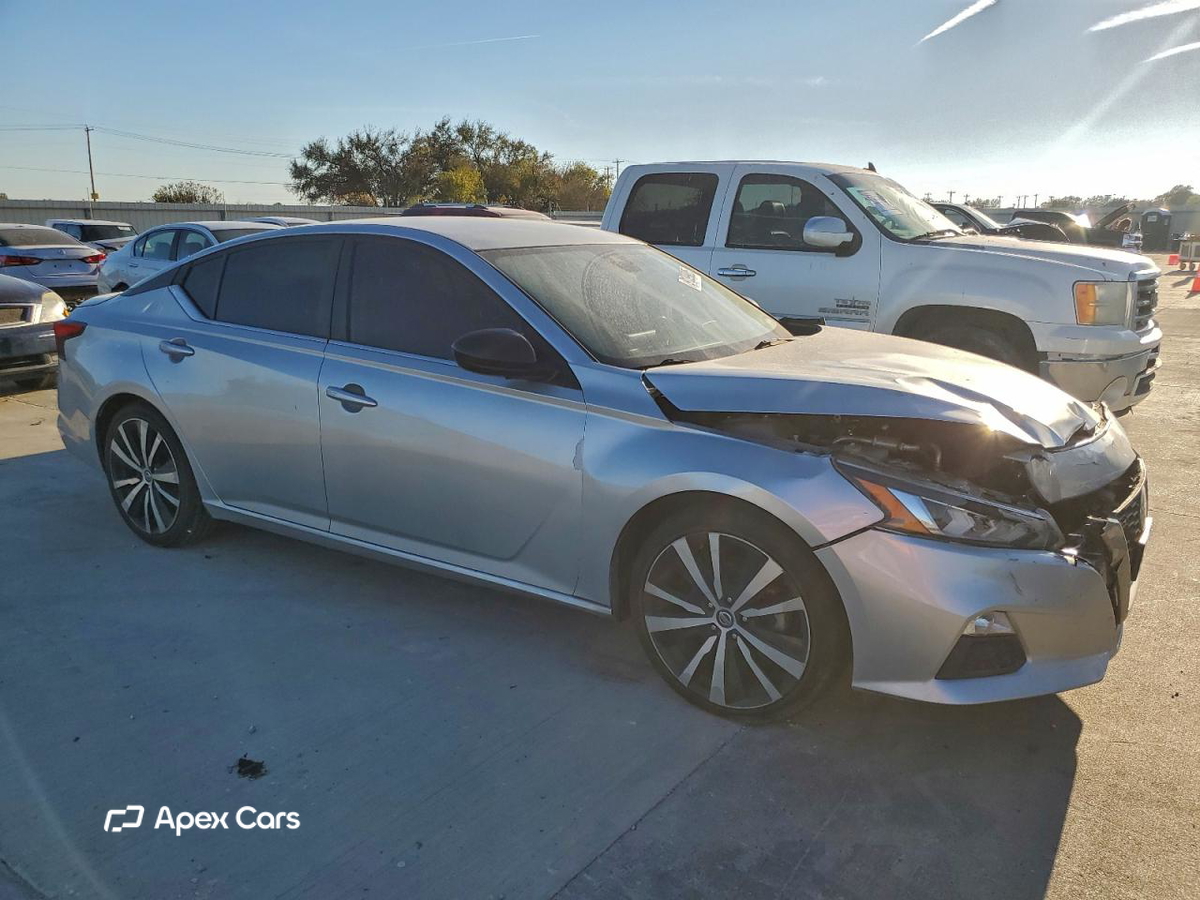 Nissan Altima 2020