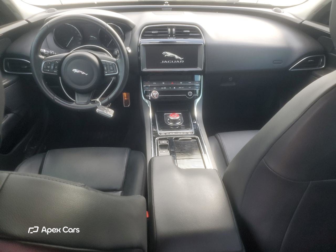 Jaguar XE 2019