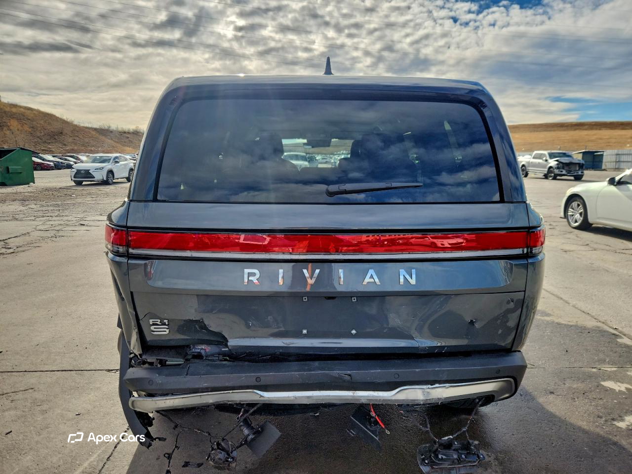 Rivian R1S 2025