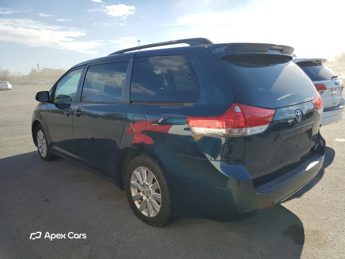 Toyota Sienna 2011