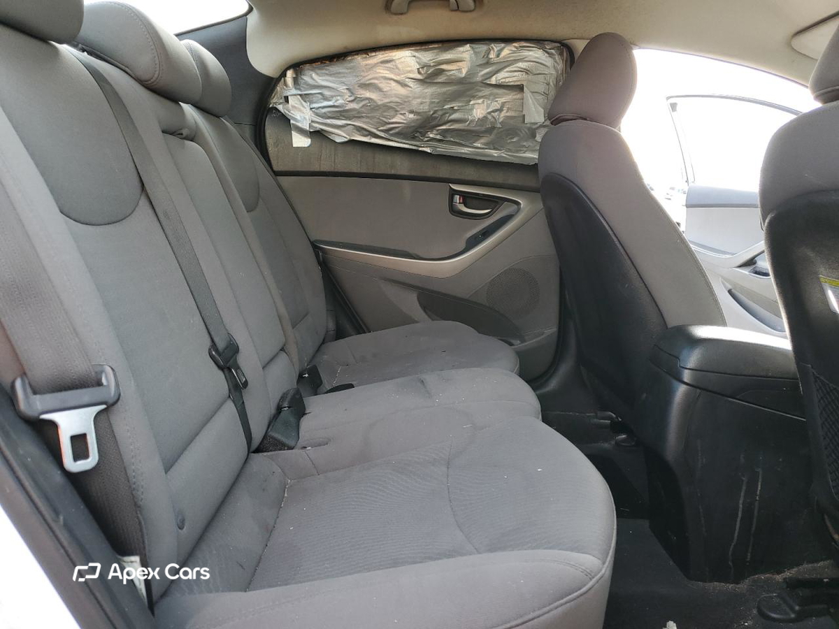 Hyundai Elantra 2016