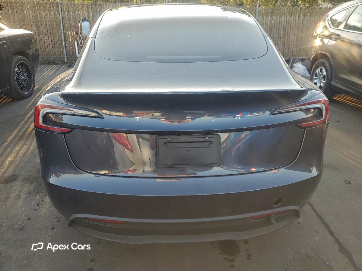 Tesla Model 3 2024