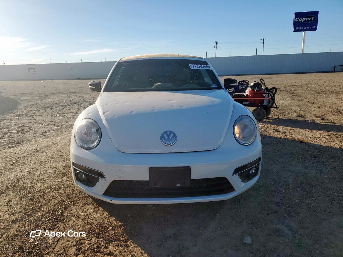 Volkswagen Beetle 2013