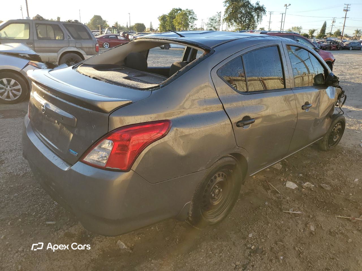 Nissan Versa 2016