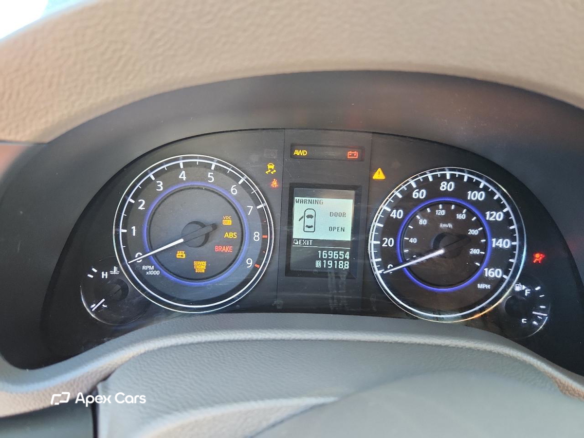 Infiniti G 2010