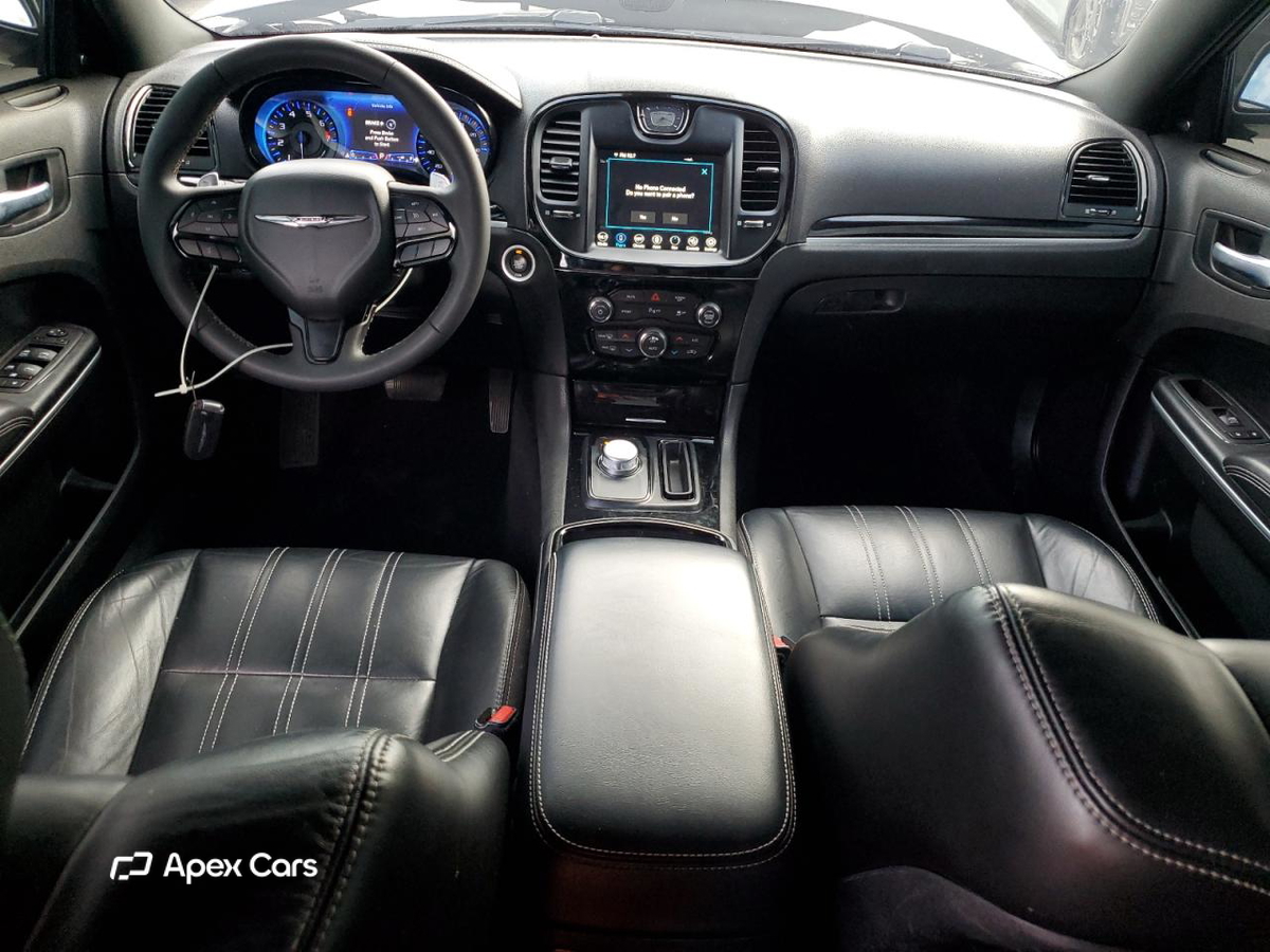 Chrysler 300 2022