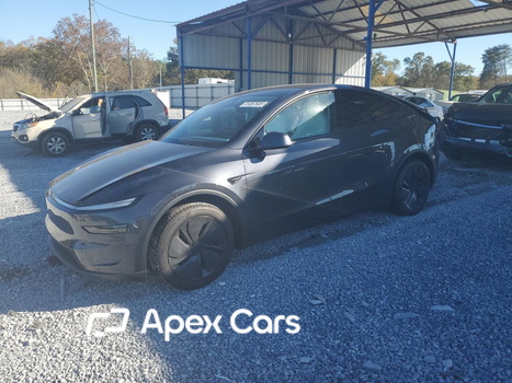 Tesla Model Y 2026 - Image 1 of 13