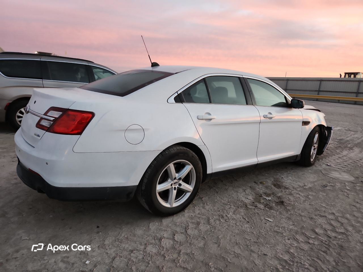 Ford Taurus 2015