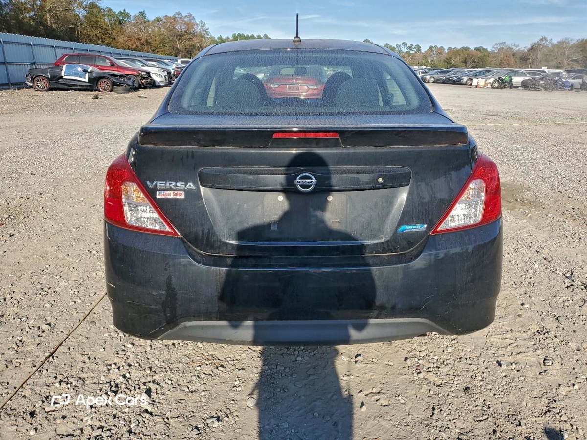 Nissan Versa 2016