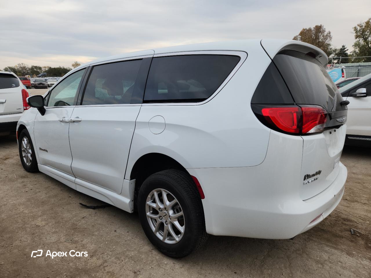 Chrysler Voyager 2023