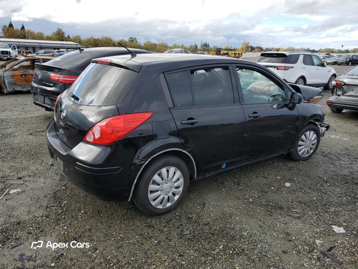 Nissan Versa 2011