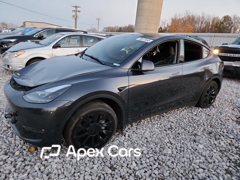 Tesla Model Y 2024 - Image 1 of 11