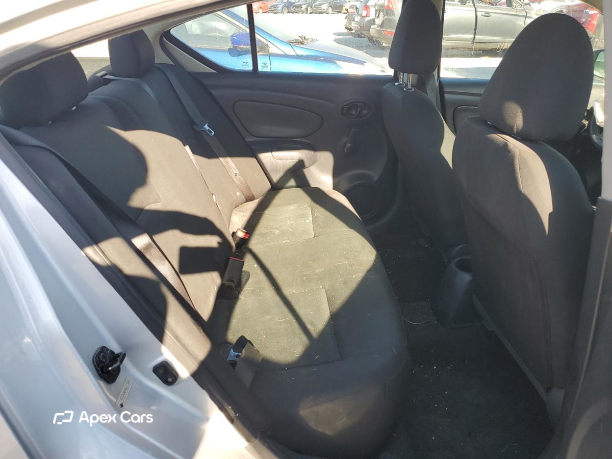Nissan Versa 2019