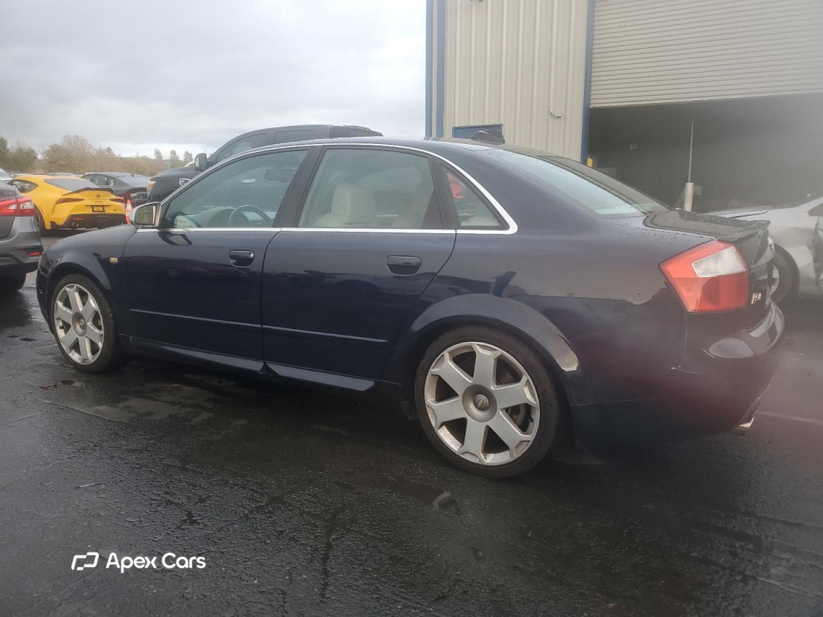 Audi RS4 2004