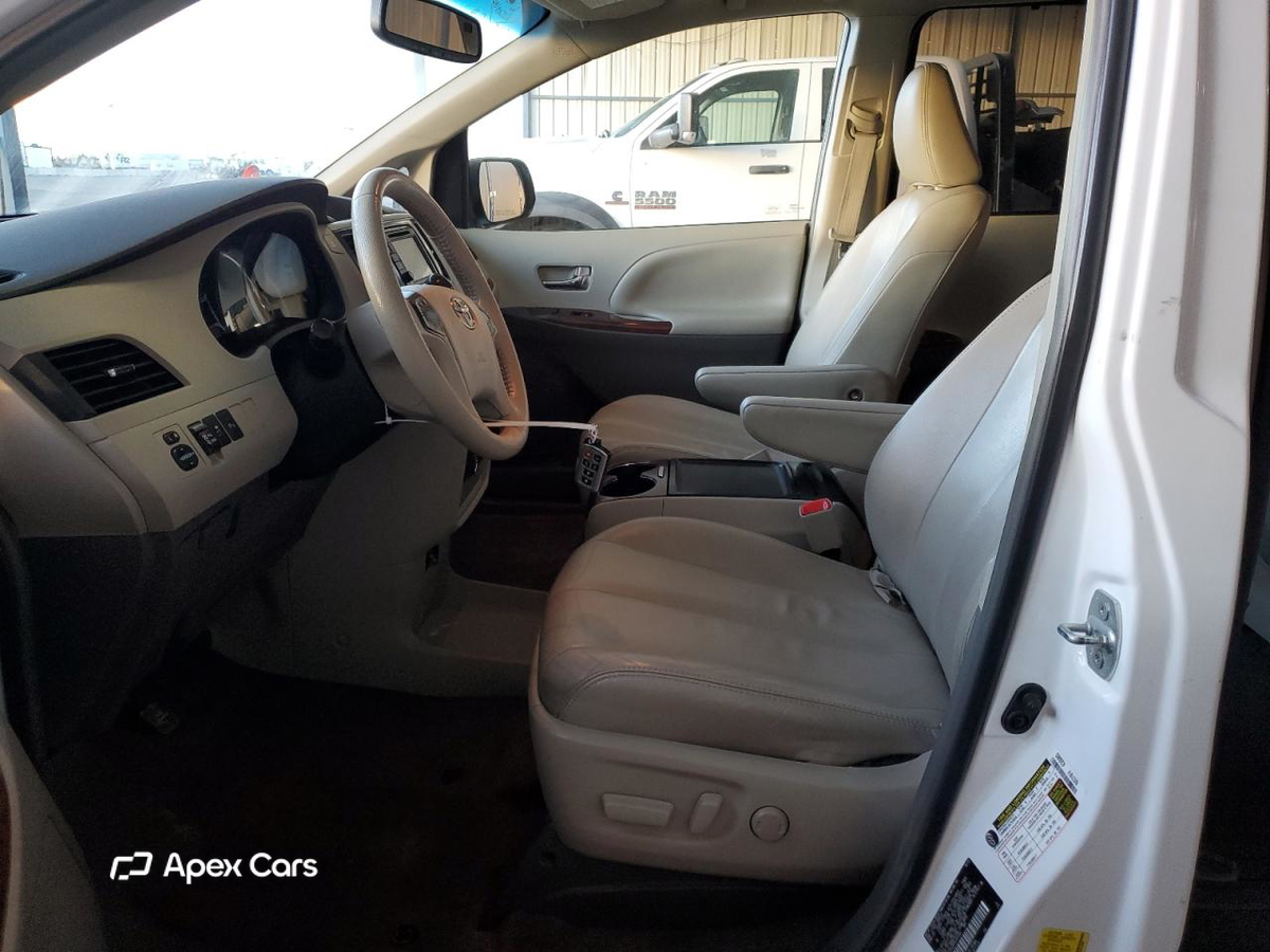 Toyota Sienna 2014