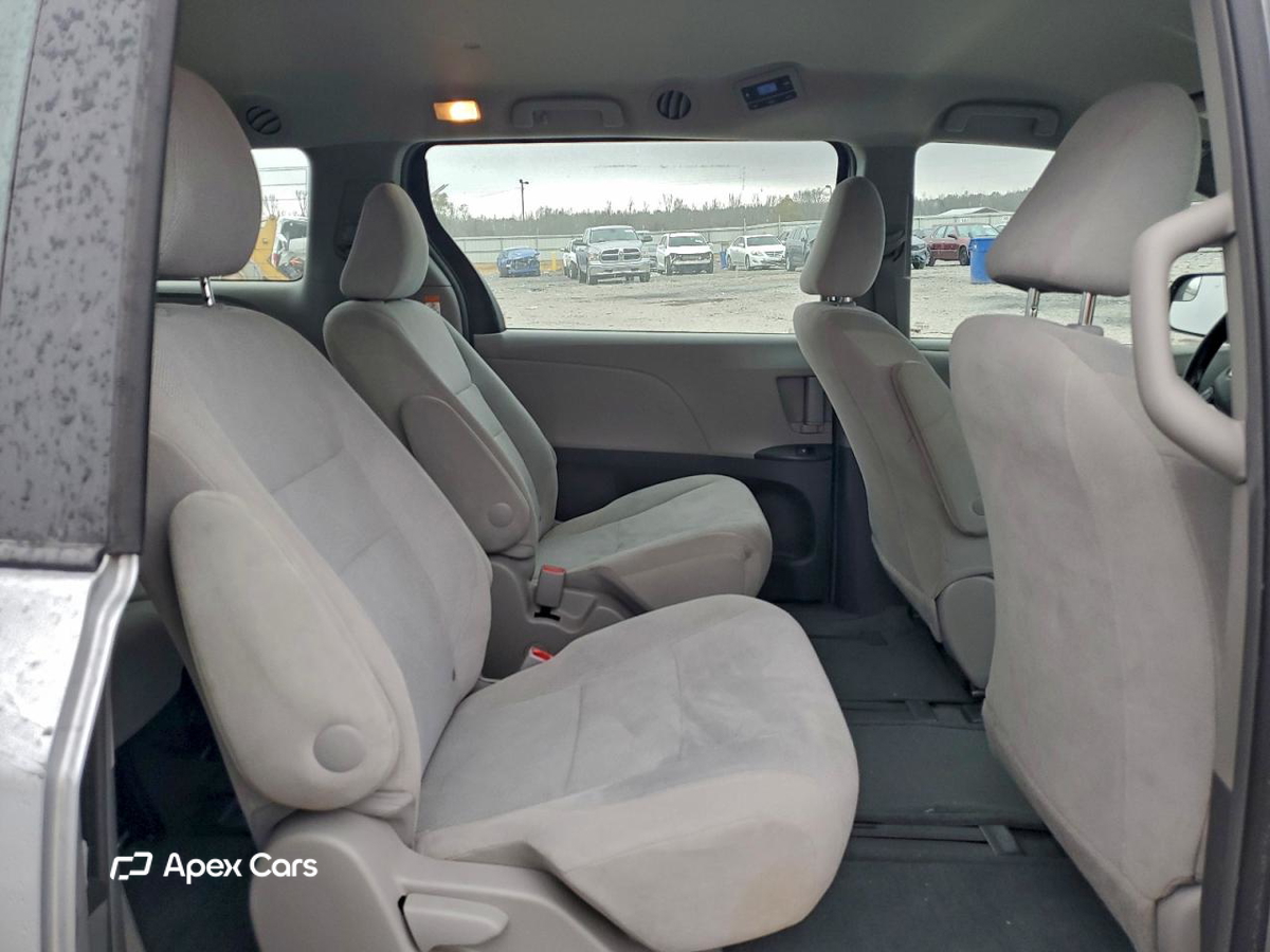 Toyota Sienna 2016