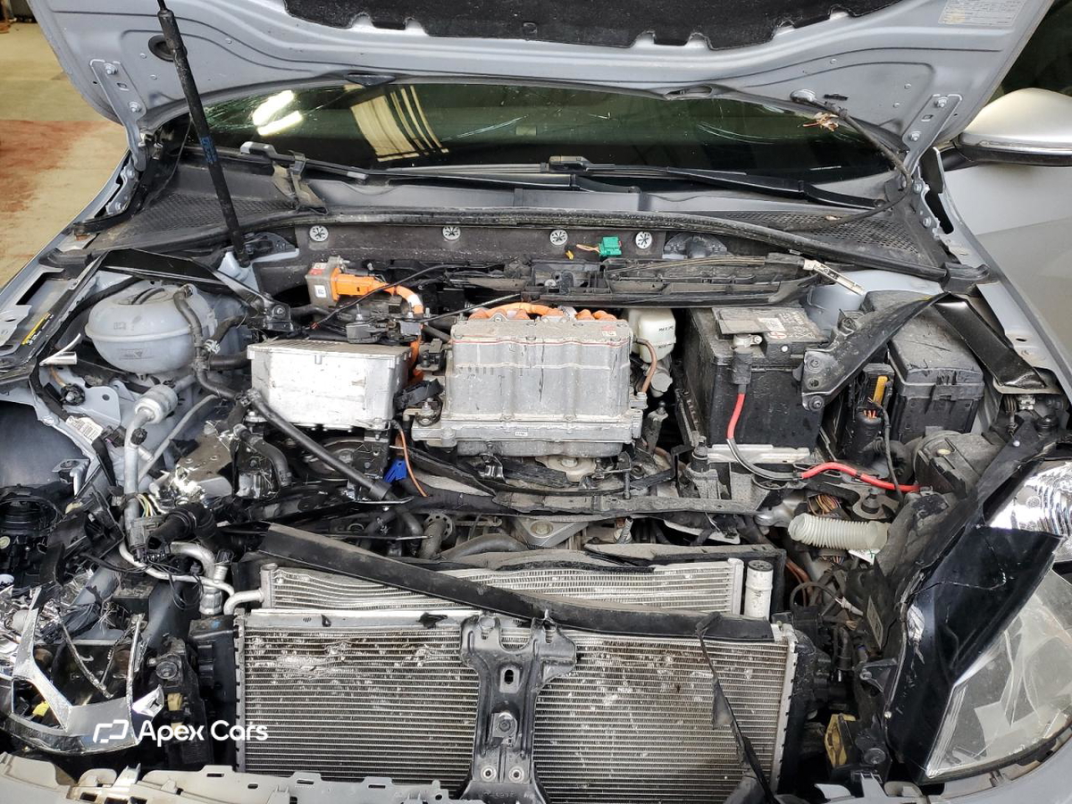 Volkswagen e Golf 2016