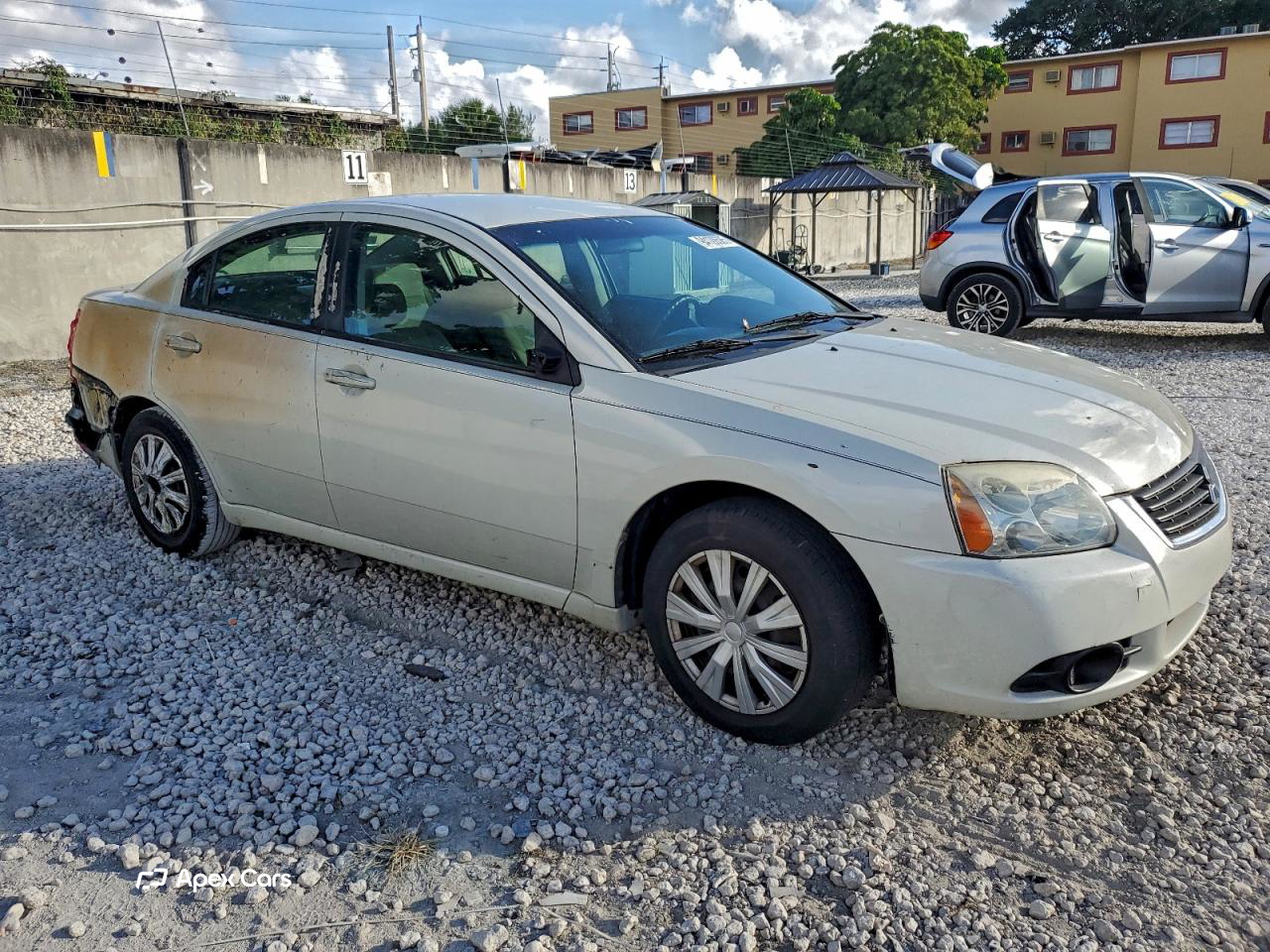 Mitsubishi Galant 2009