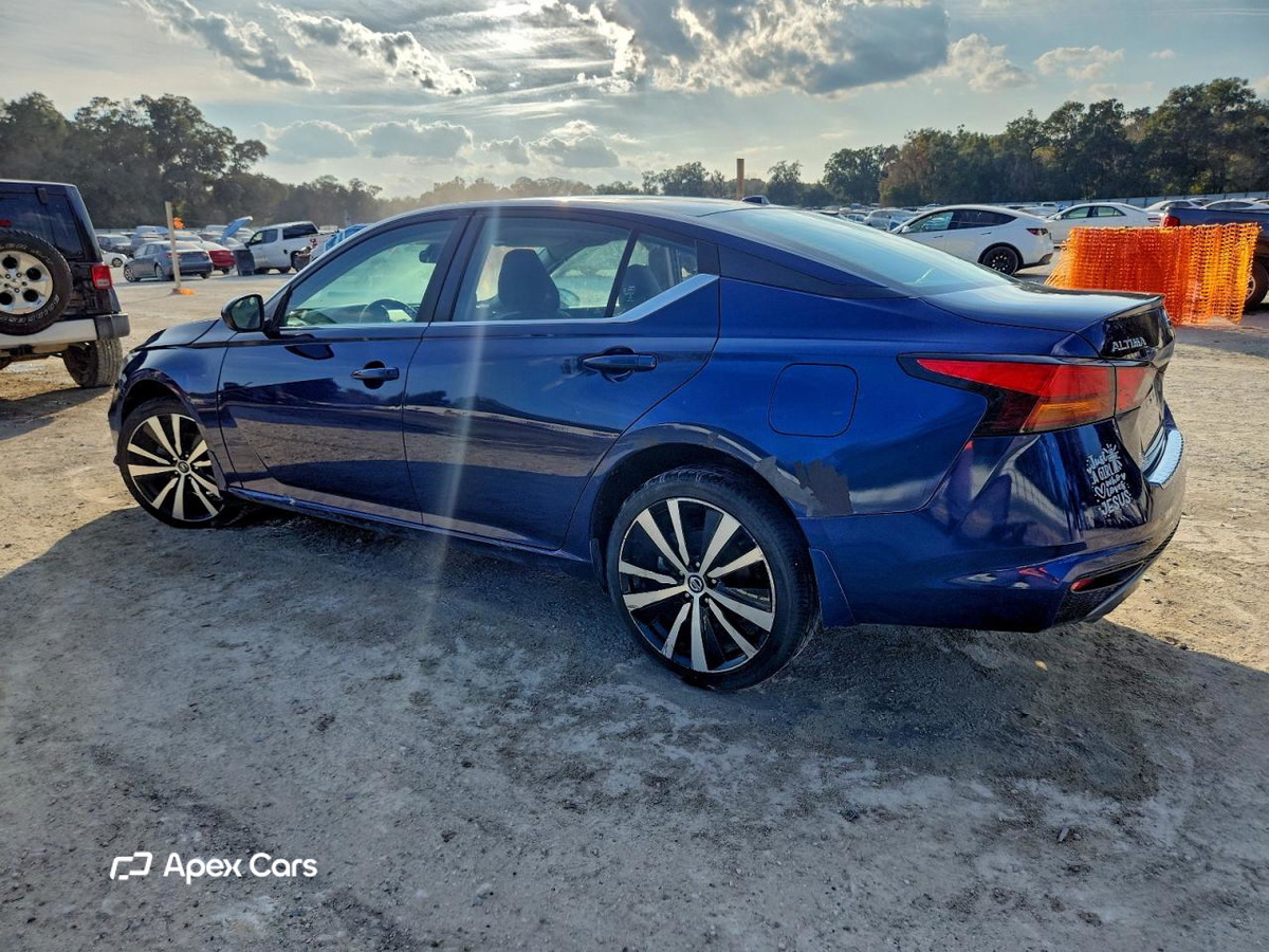 Nissan Altima 2021