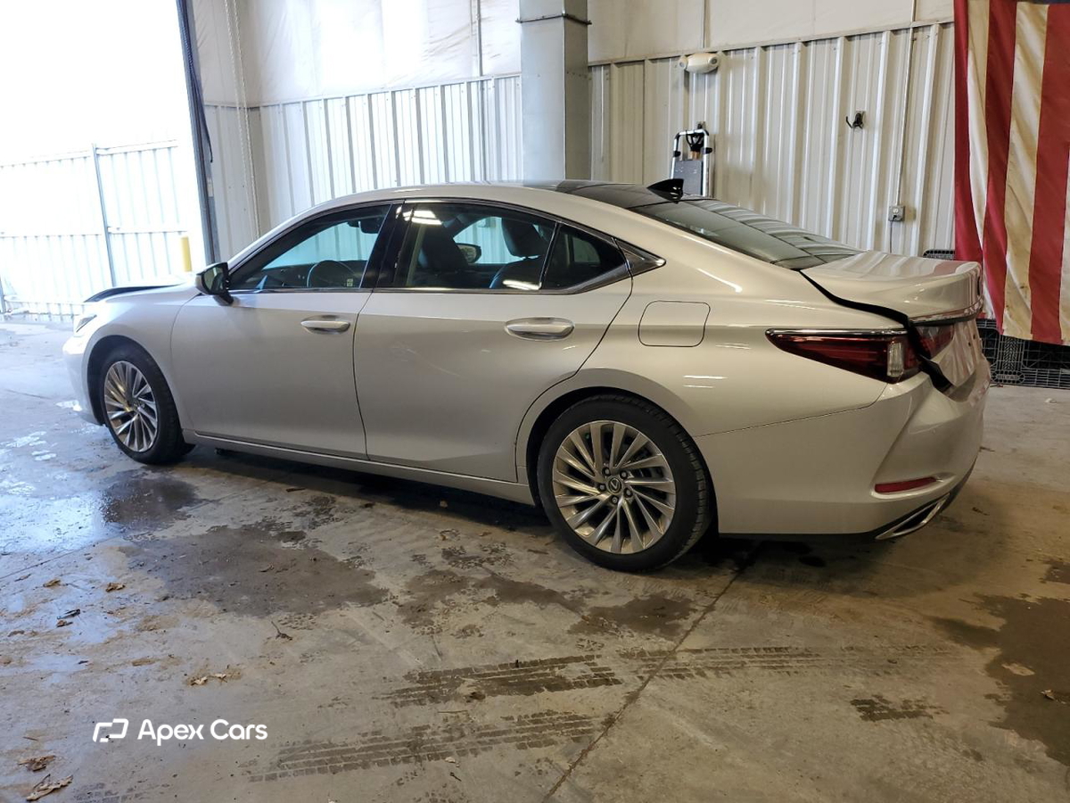 Lexus ES 2019
