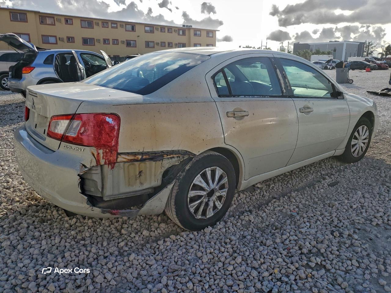 Mitsubishi Galant 2009