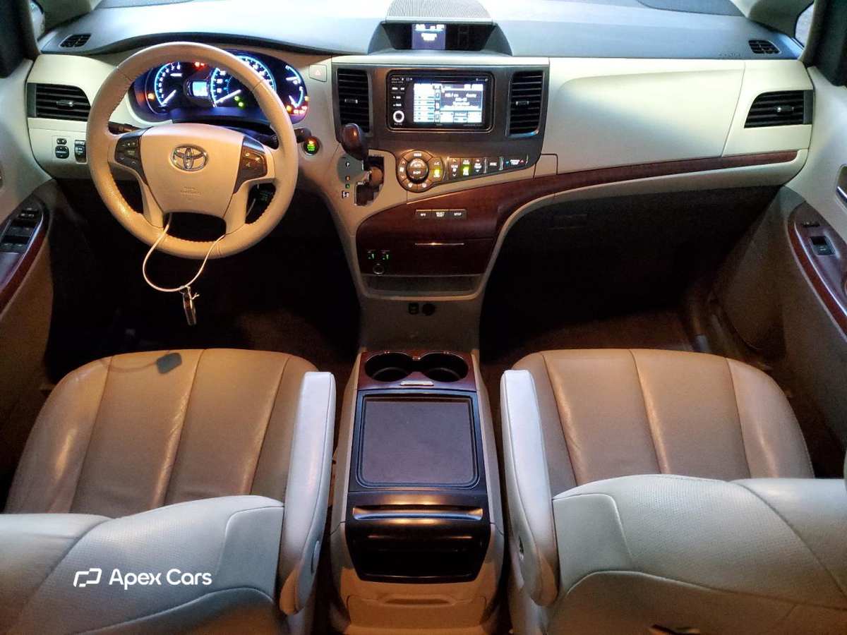 Toyota Sienna 2014
