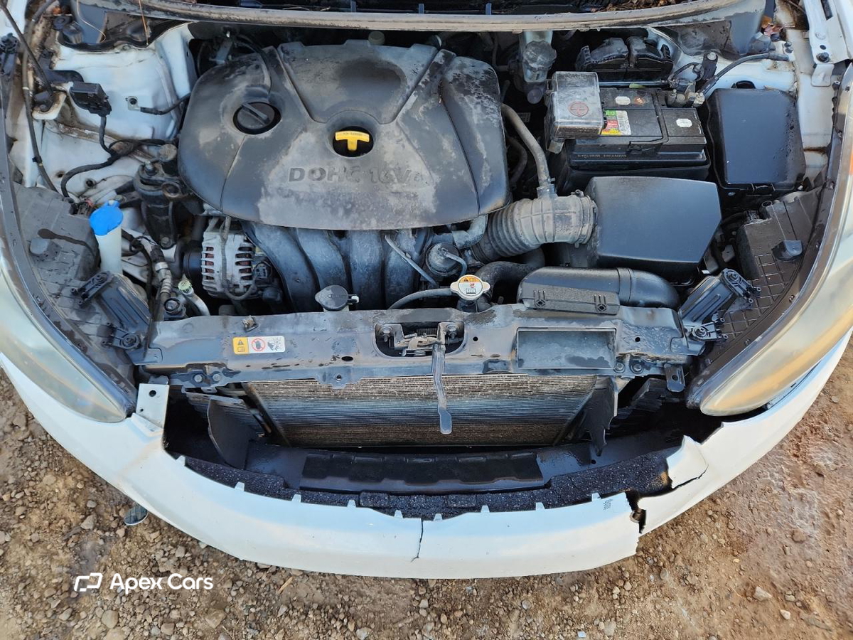 Hyundai Elantra 2013