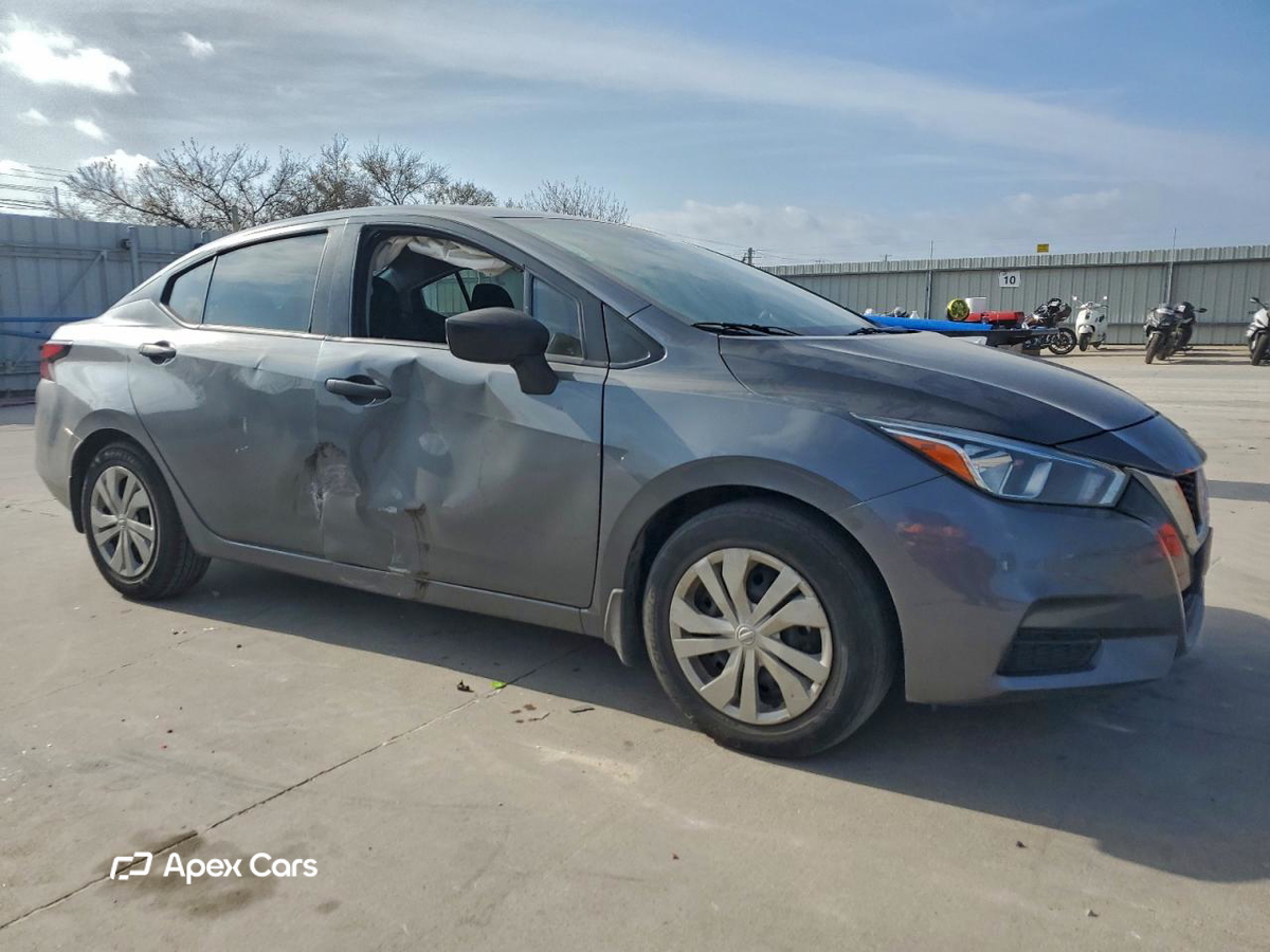 Nissan Versa 2021