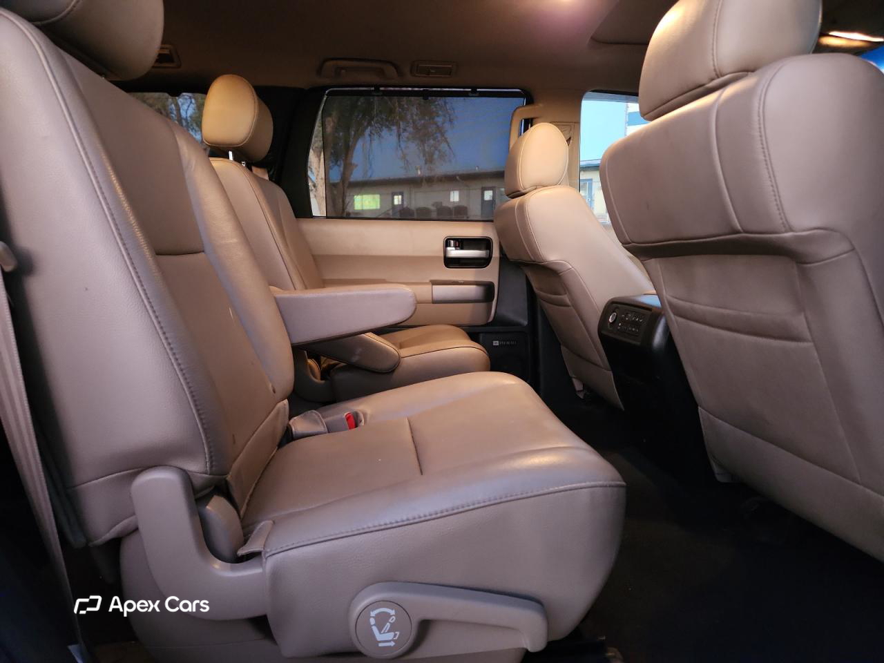 Toyota Sequoia 2015