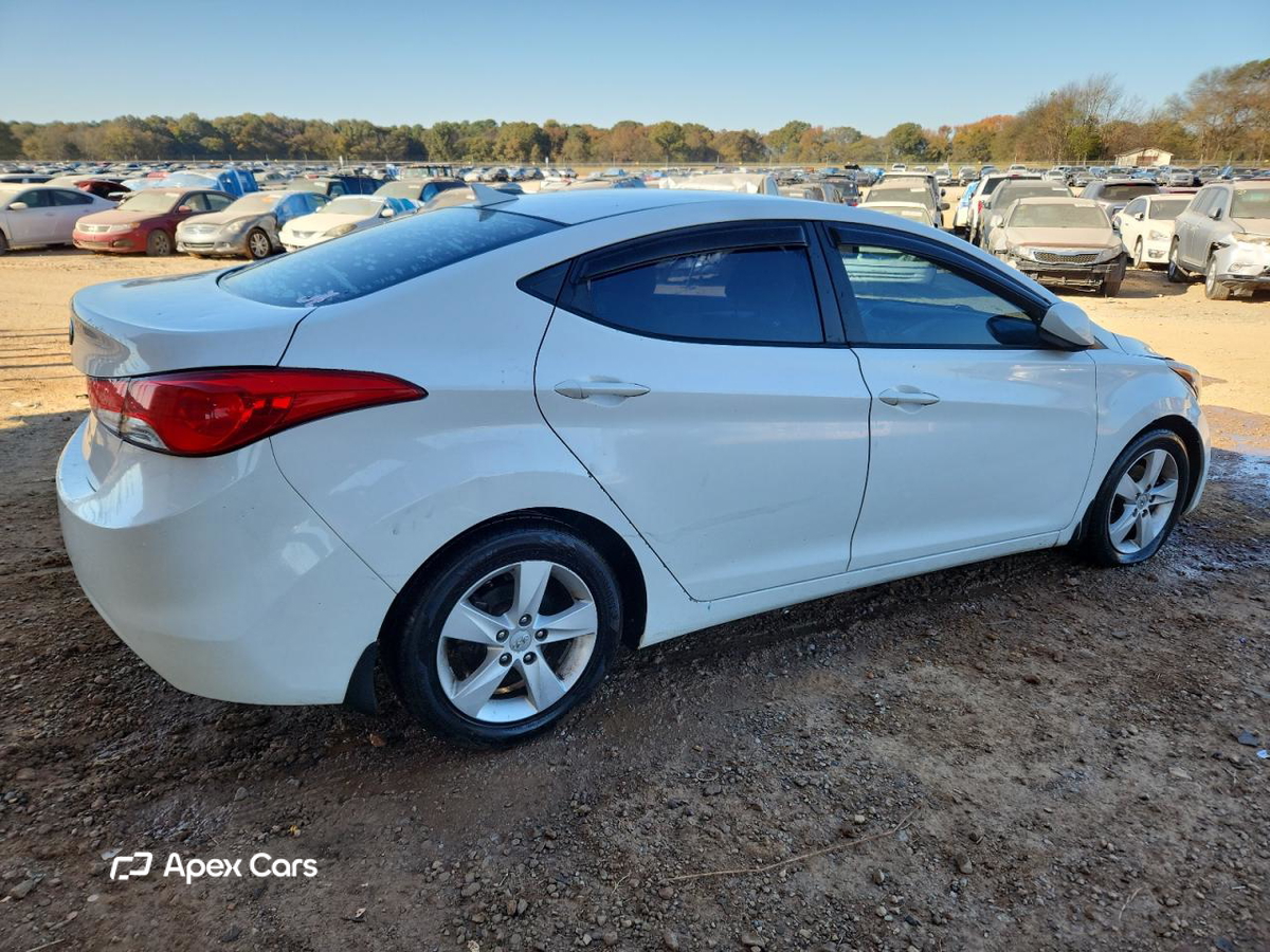 Hyundai Elantra 2013