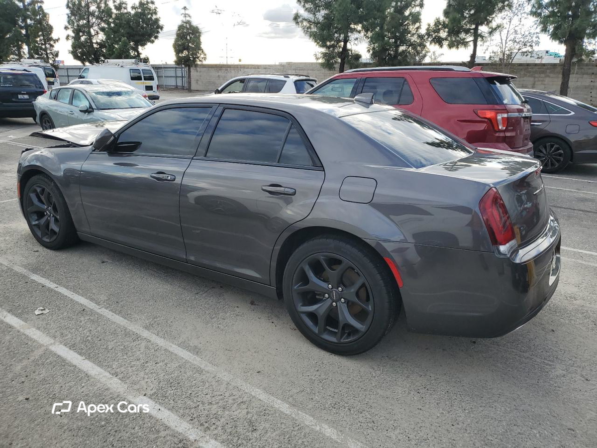 Chrysler 300 2022