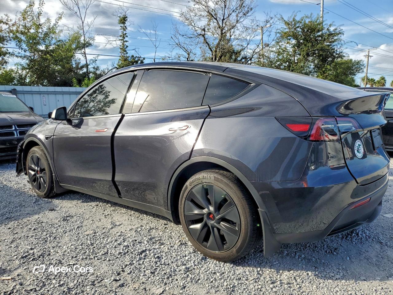 Tesla Model Y 2024