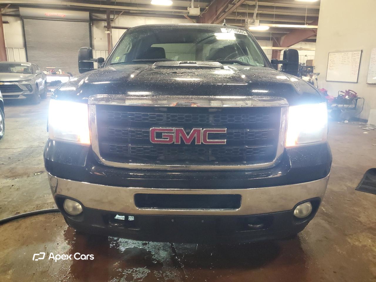 GMC Sierra 2011