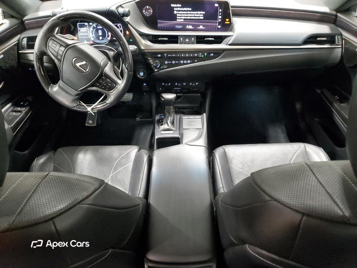 Lexus ES 2019