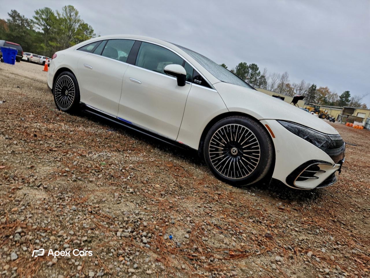 Mercedes-Benz  2022