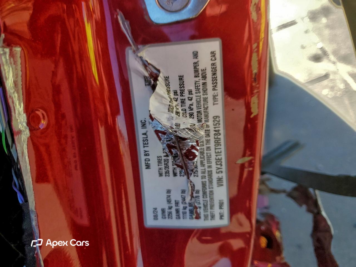 Tesla Model 3 2024