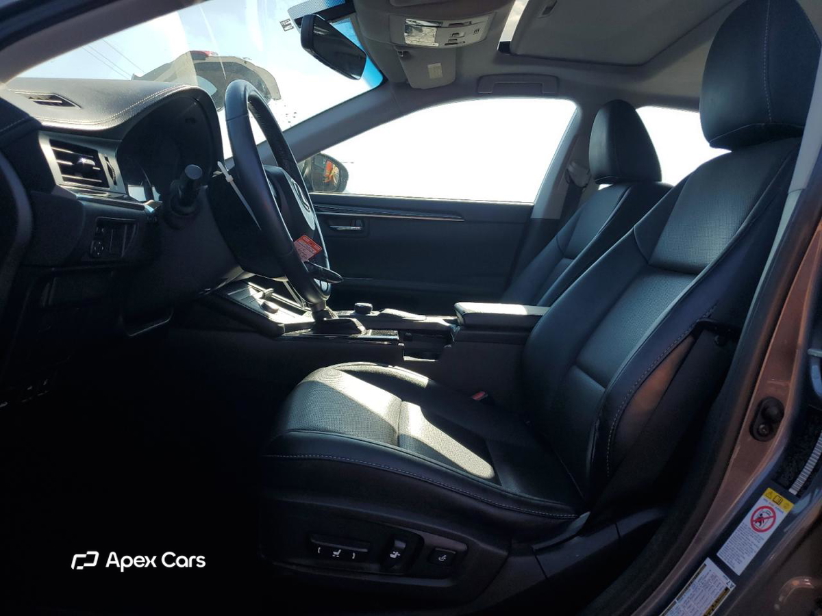 Lexus ES 2016