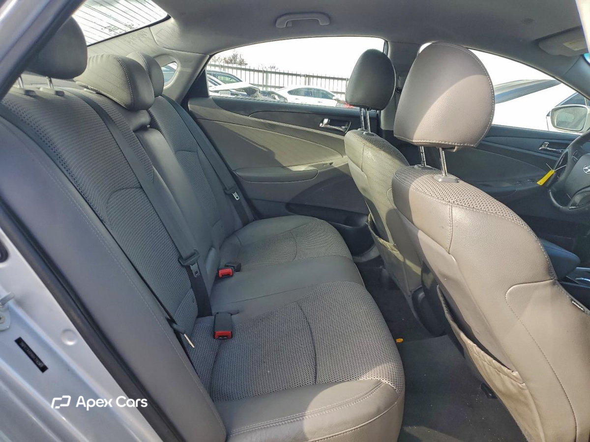 Hyundai Sonata 2011