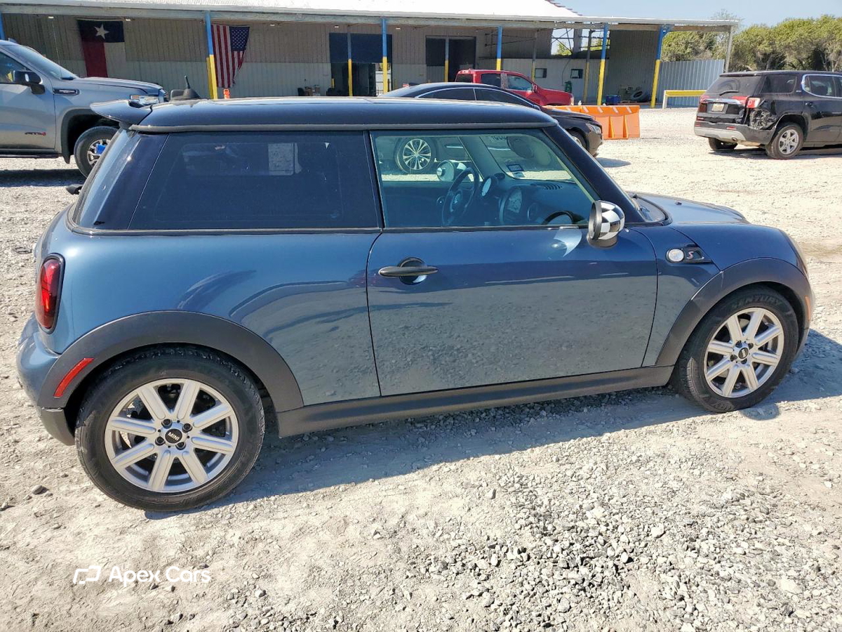 MINI Cooper 2011