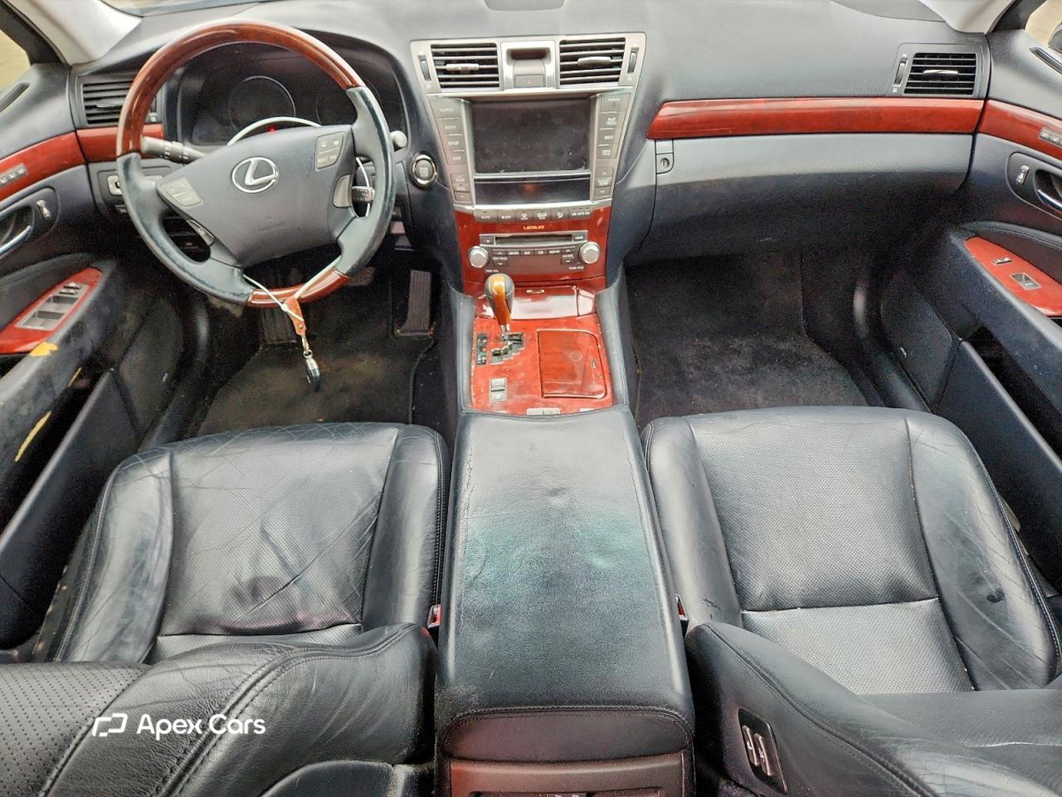 Lexus LS 2012