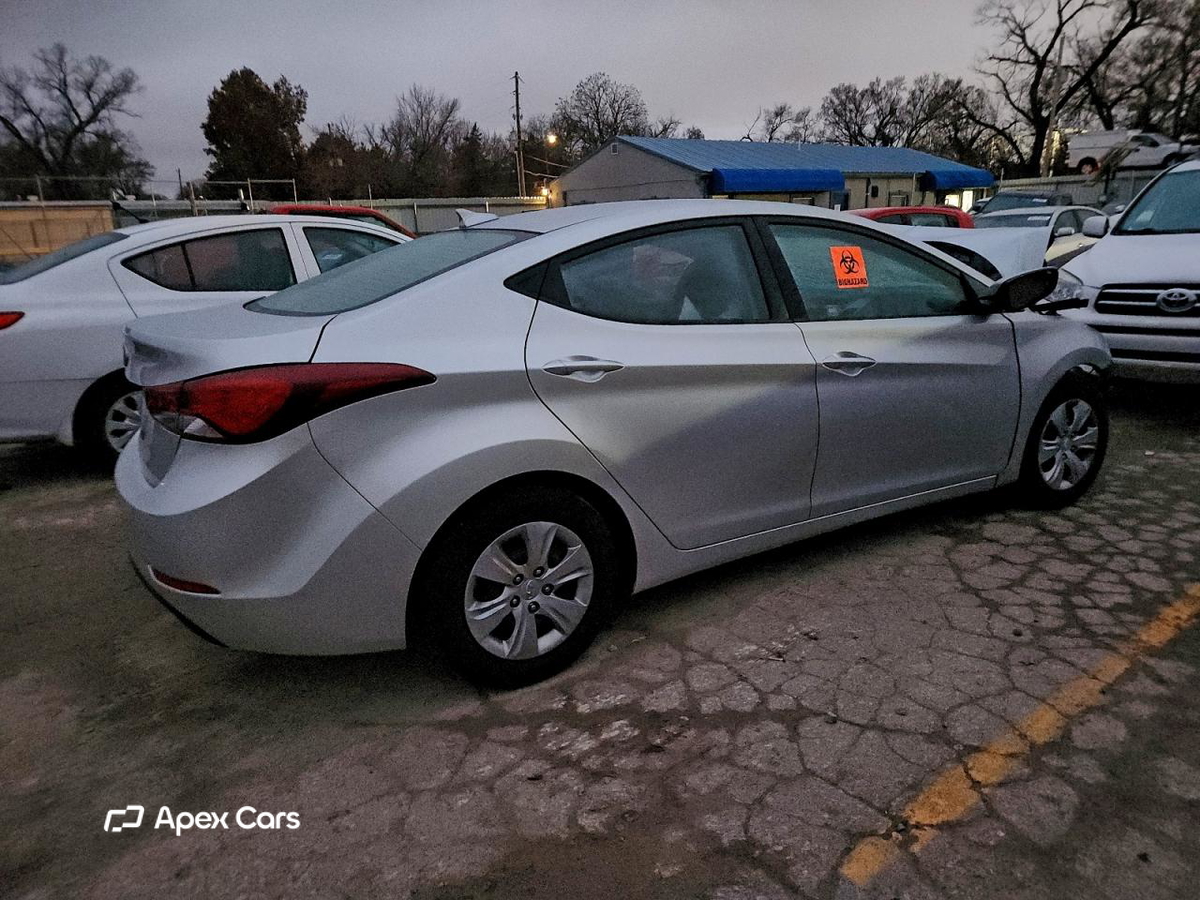 Hyundai Elantra 2016