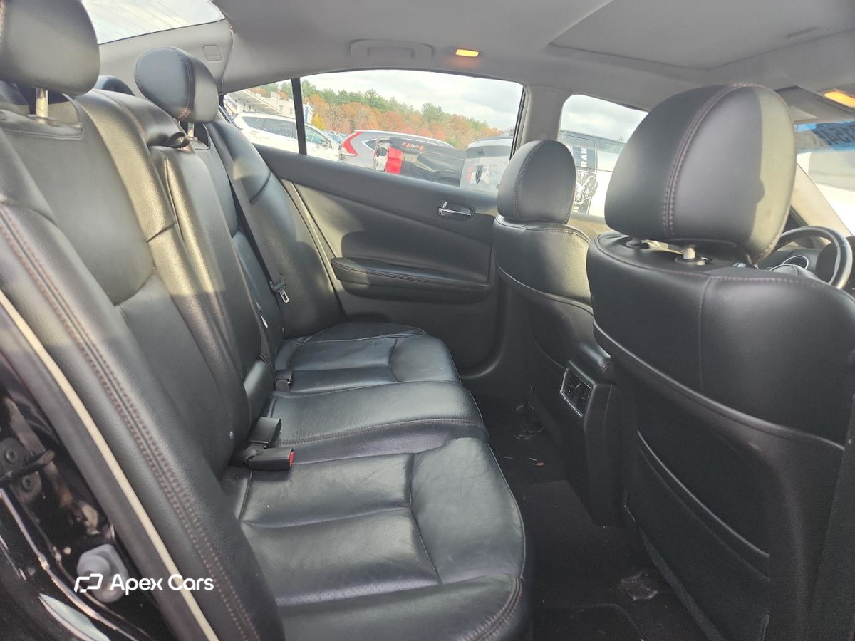 Nissan Maxima 2012